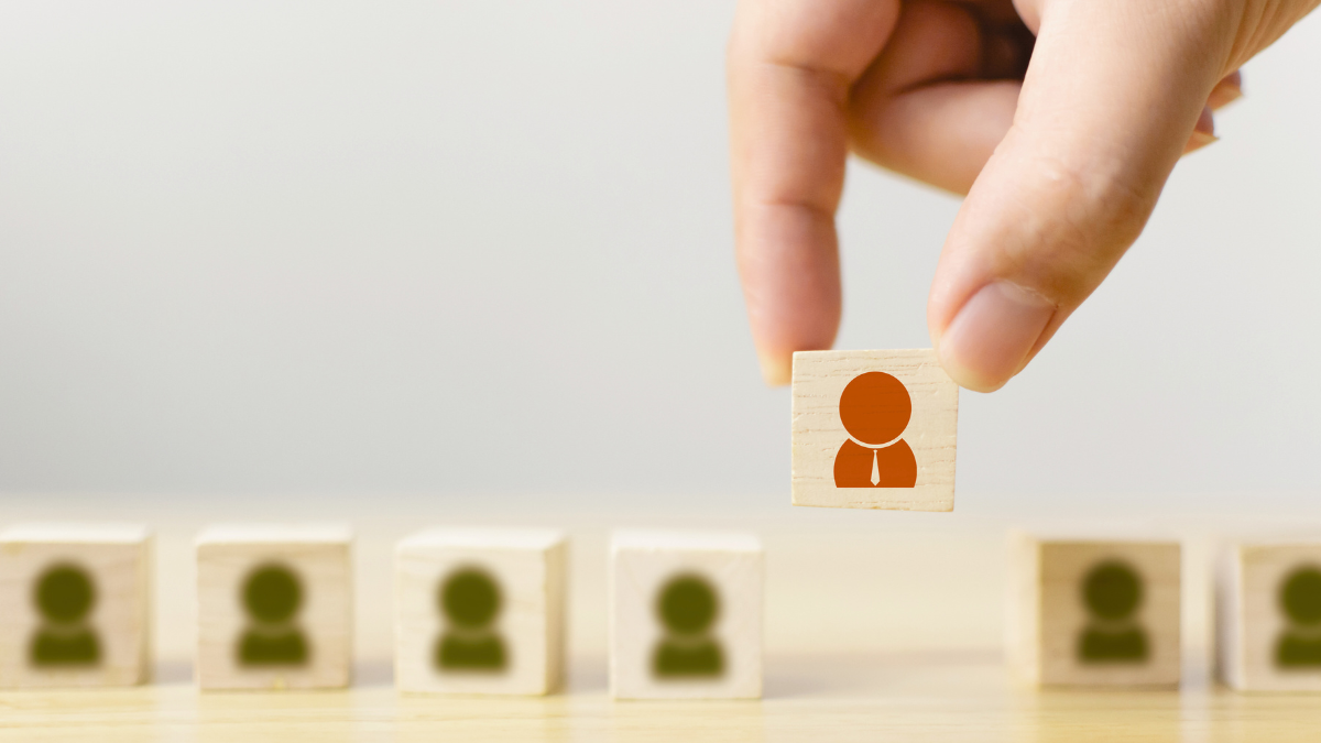 Tydelig ledelse kræver mod – også når samtalen er svær.